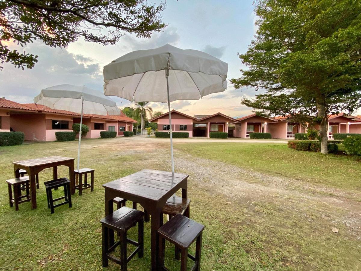 โพธิ์ทองริมทุ่ง Pothong Rimtung Hotel Fang Εξωτερικό φωτογραφία