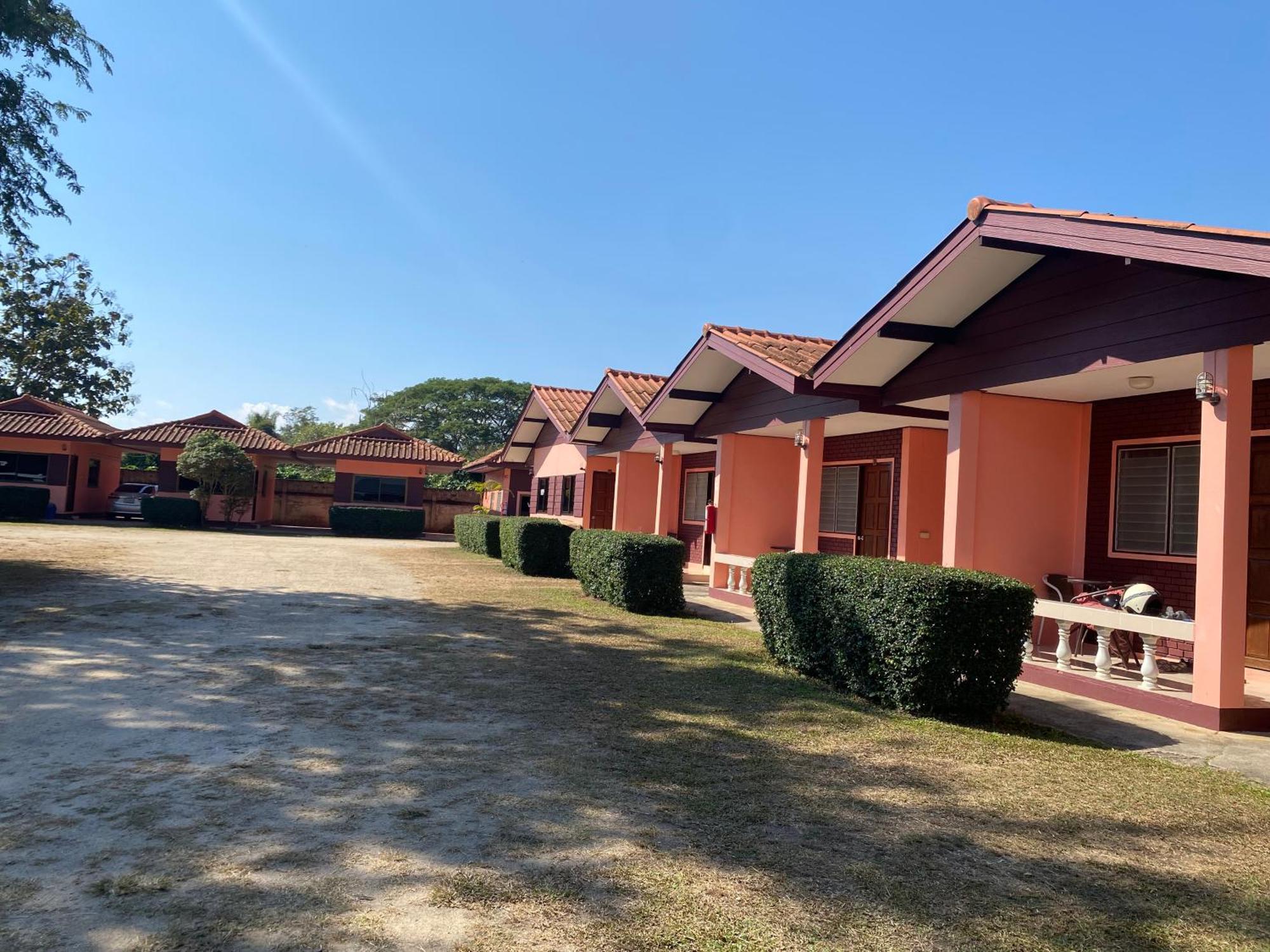 โพธิ์ทองริมทุ่ง Pothong Rimtung Hotel Fang Εξωτερικό φωτογραφία
