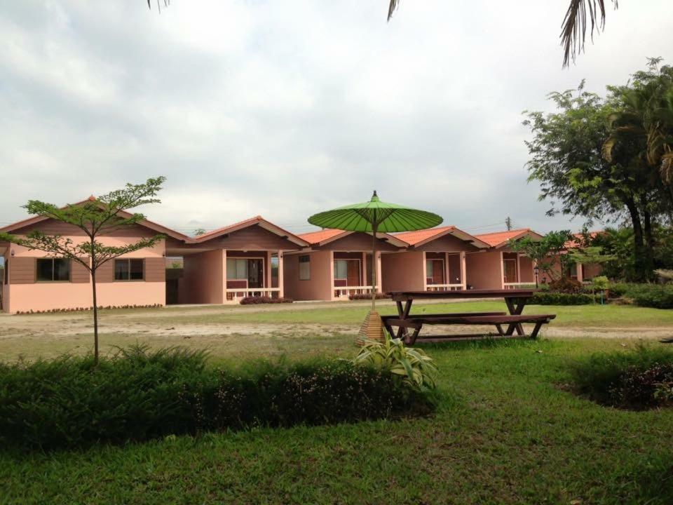 โพธิ์ทองริมทุ่ง Pothong Rimtung Hotel Fang Εξωτερικό φωτογραφία